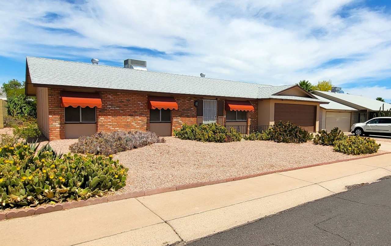 AFFORDABLE 55+ ADULT HOME IN AHWATUKEE!