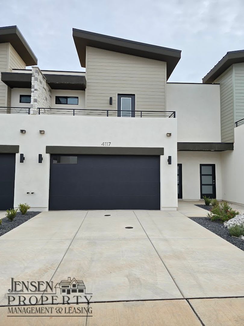 New Three Bedroom Town Home-Crimson Park