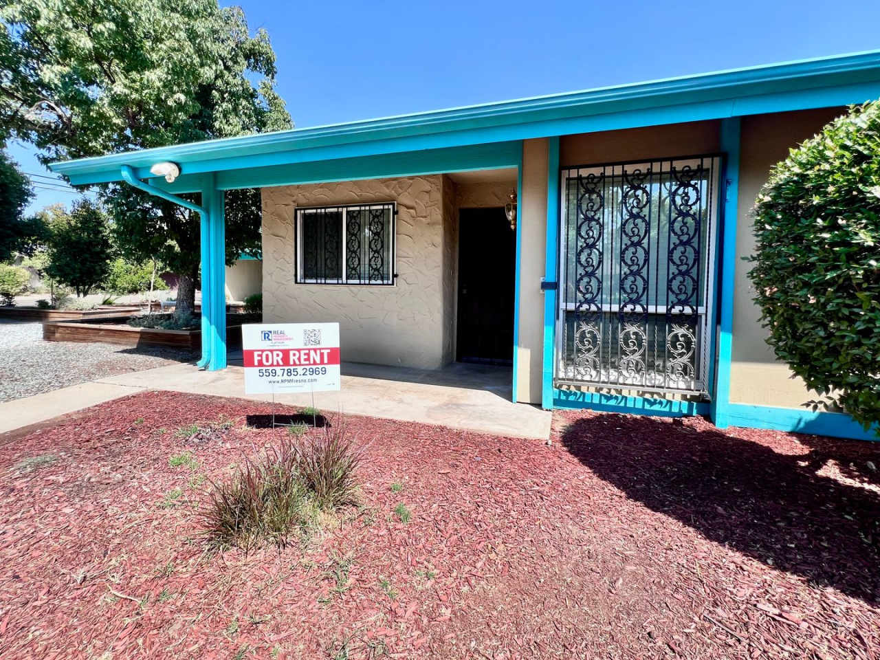 $1995 Gettysburg  Blackstone, 2 Bedroom Condo - Rialto Ave, Fresno / Newly Renovated