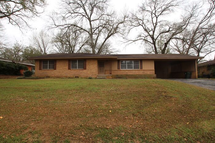 2725 Tanglewood Drive