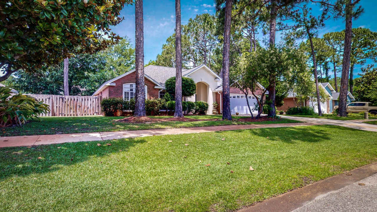 3 bed 2 bath single family home in Destin near the Bay with community pool across the street!