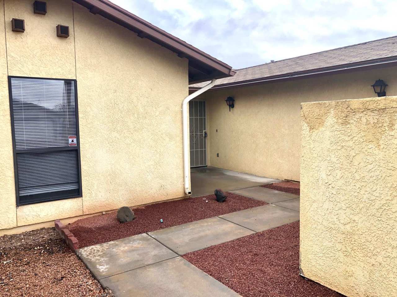 Cute 2 Bedroom Home w/ Garage Near Golf Course! *HOME IS CURRENTLY OCCUPIED, PLEASE DO NOT DISTURB THE TENANTS*