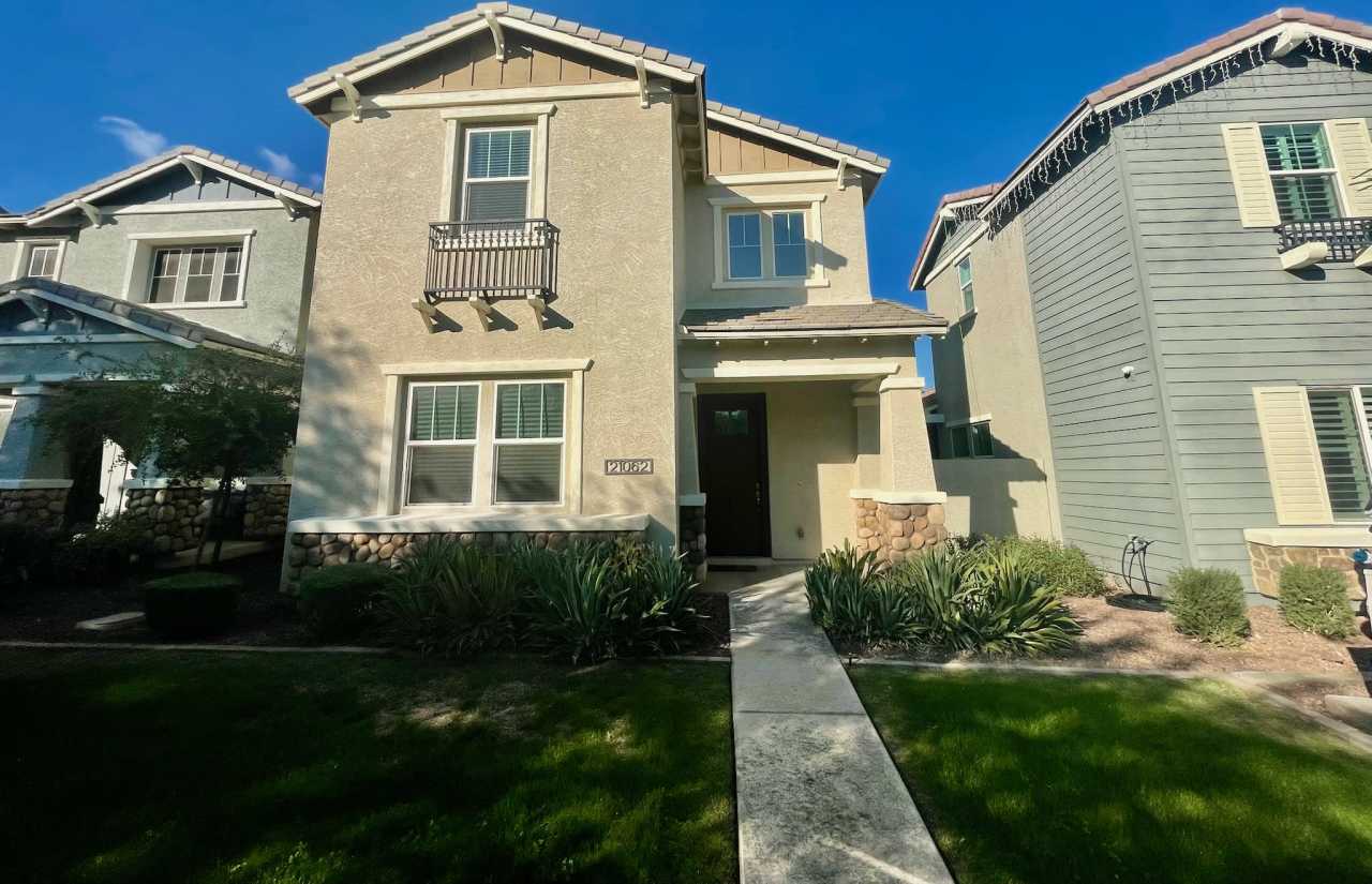 21062 W Sunrise Ln