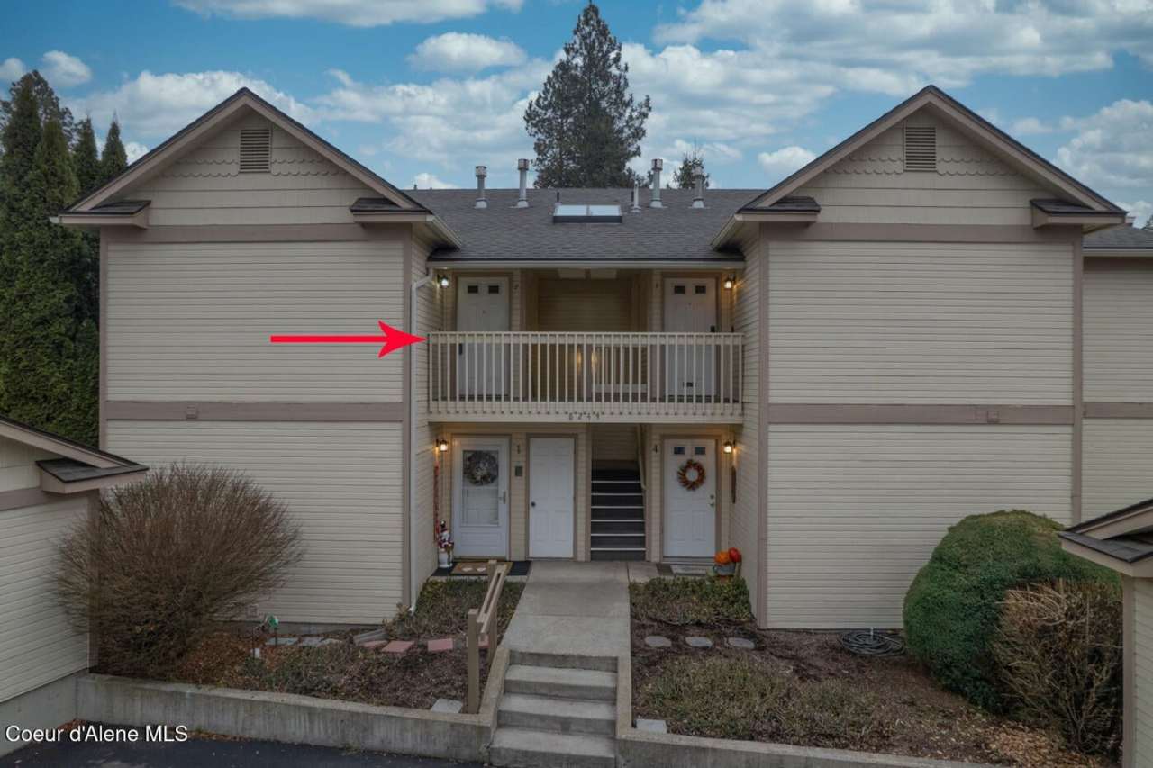 Condo in the Hayden Lake!