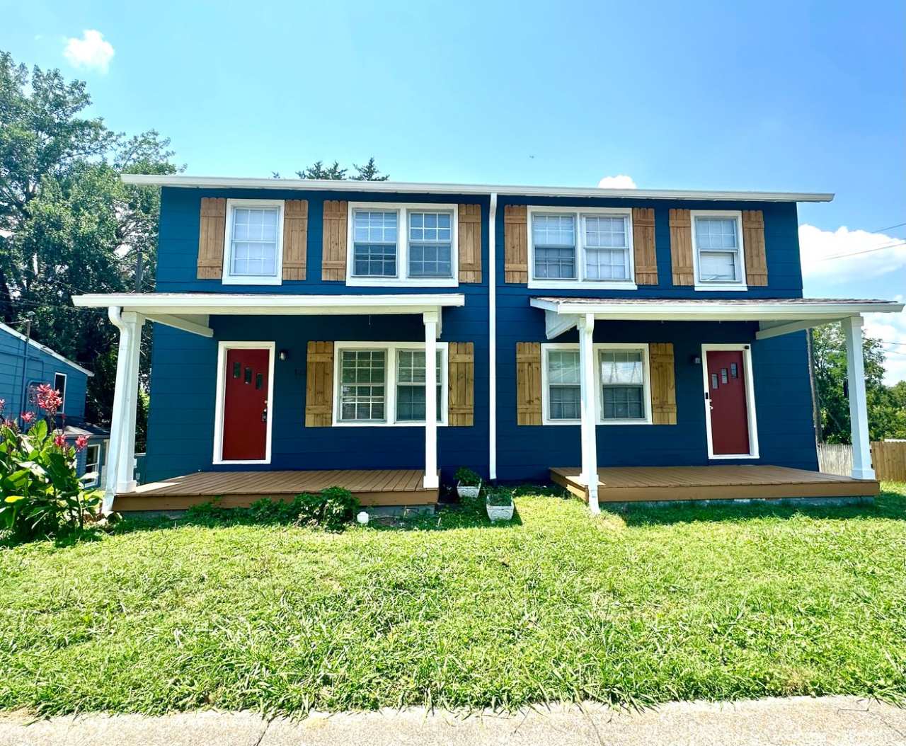 JUST RENOVATED!! Retro Old Hickory Village Townhouse! Close to EVERYTHING!