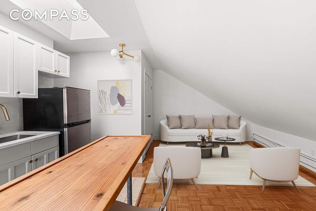 306 Lafayette Avenue