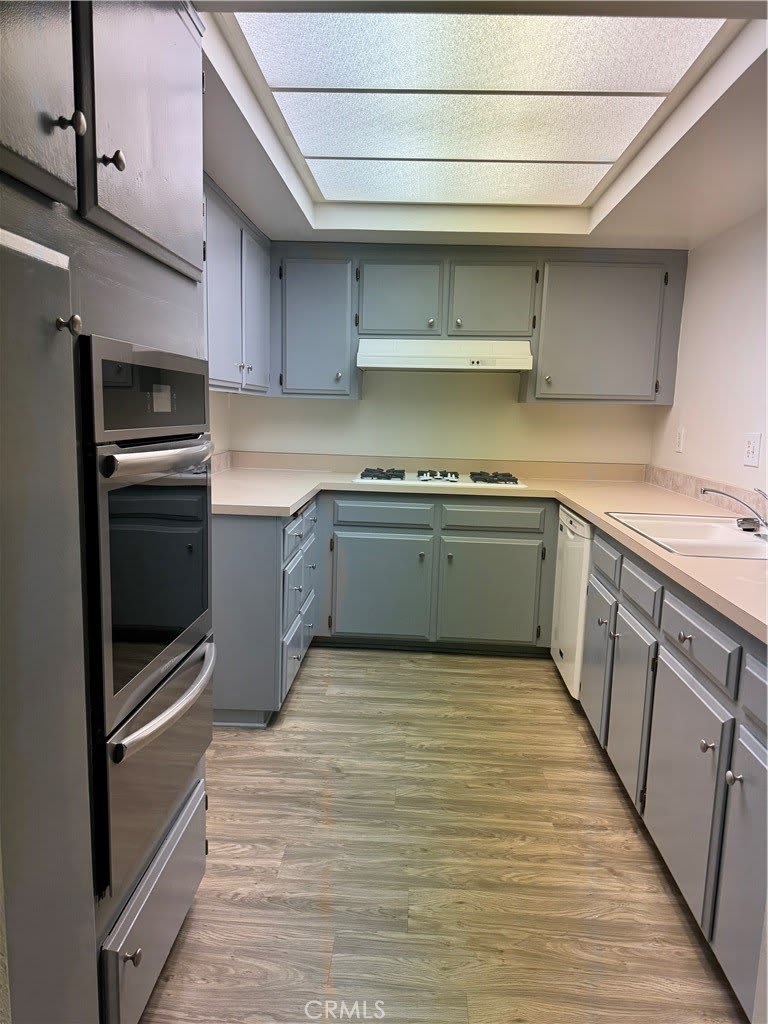 1143 Rosecrans Avenue