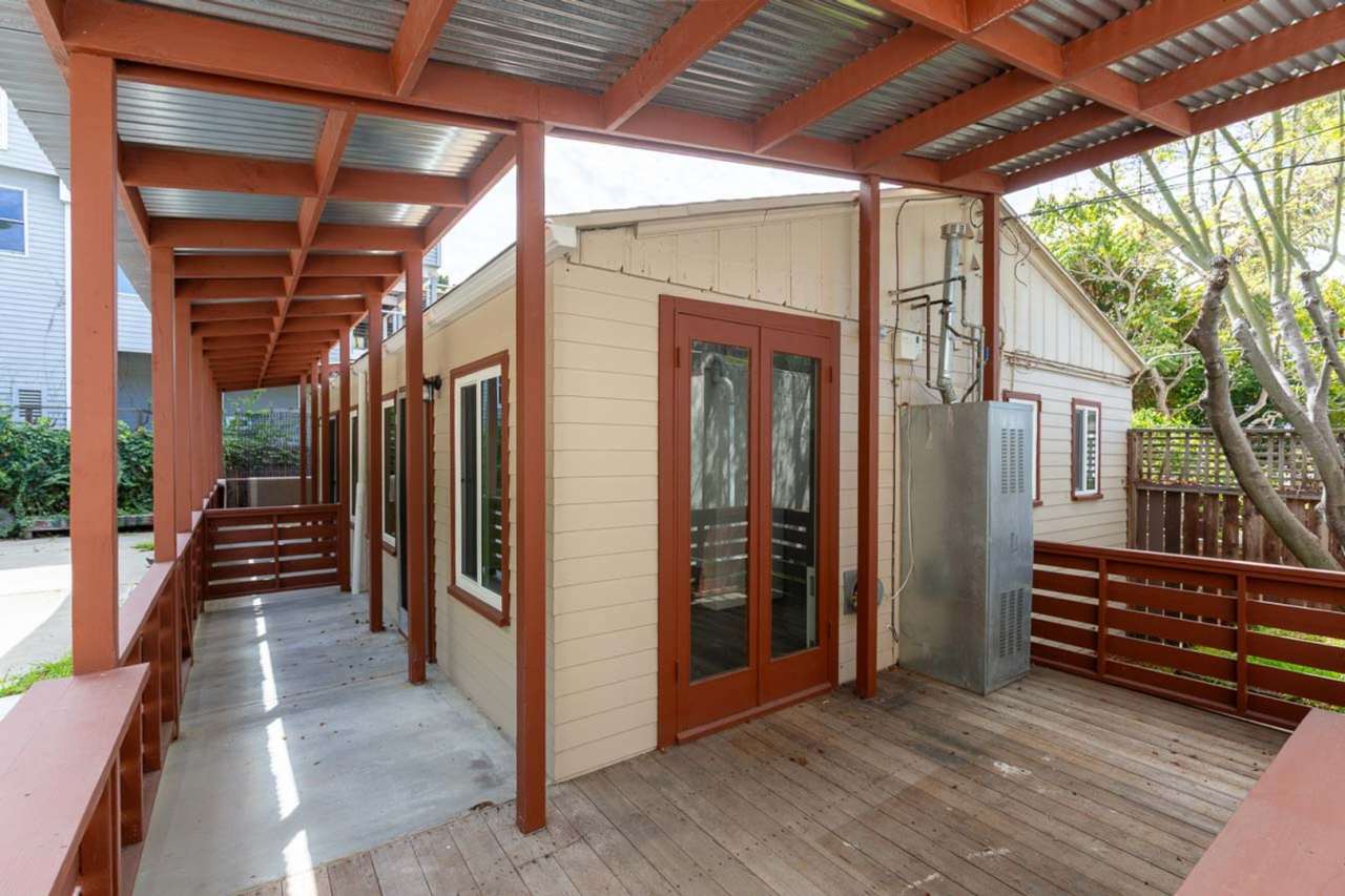 1 bed, 1 bath - South Mission Hills neighborhood