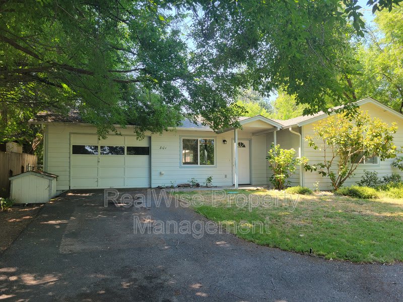 801 SE Grandview Ave