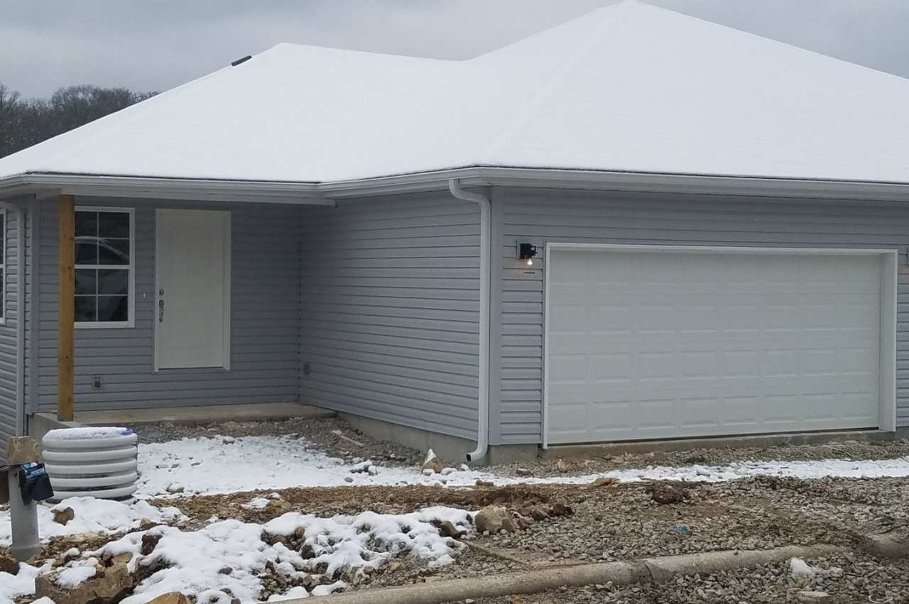 New Construction- 3 Bedroom 2 Bath 2 Car Garage For Rent in Branson MO