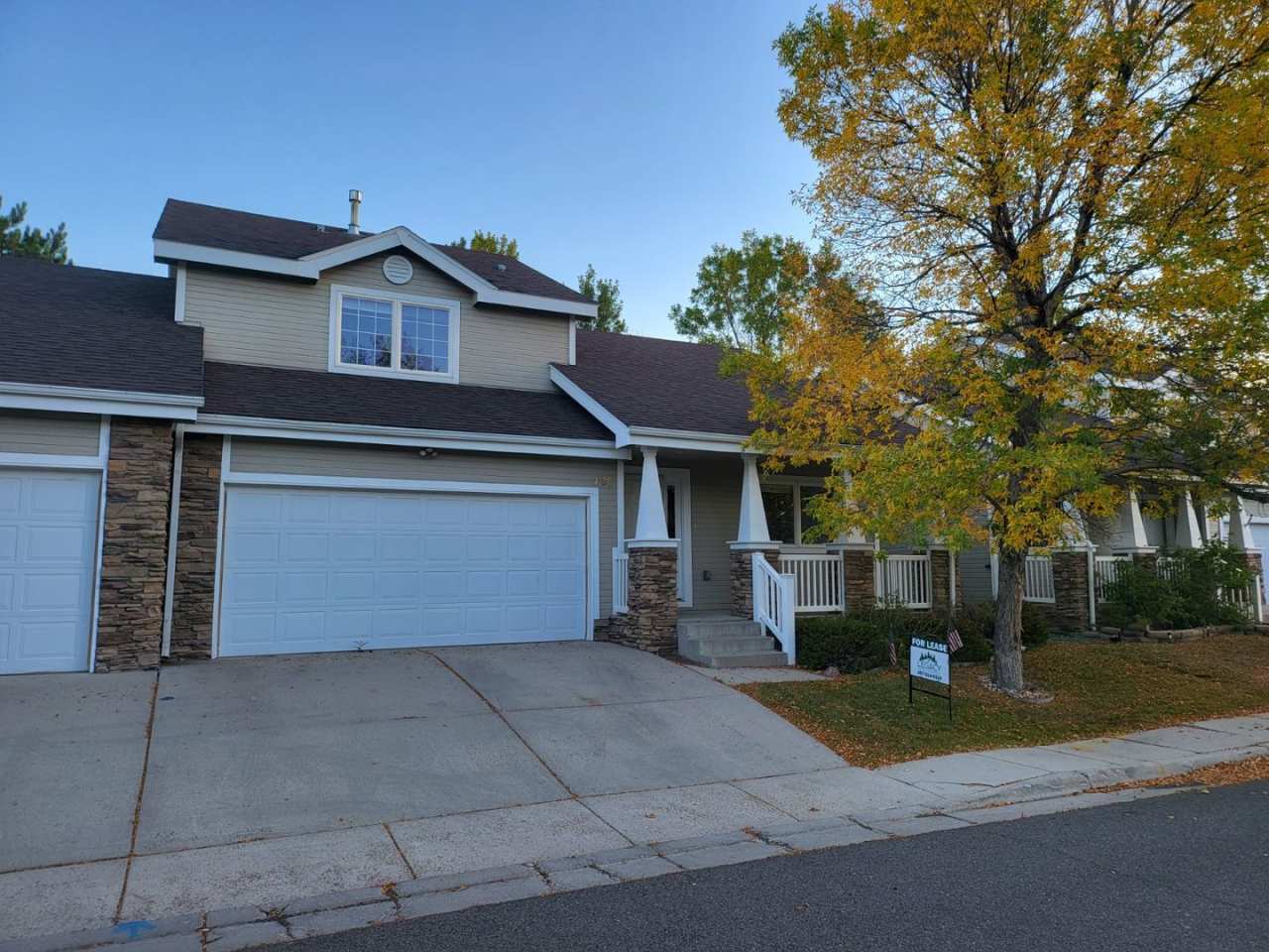 Spacious 3 Bedroom 3 Bath Townhome!
