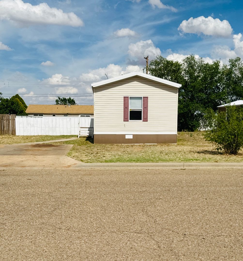 3 bedroom 2 bath in Clovis