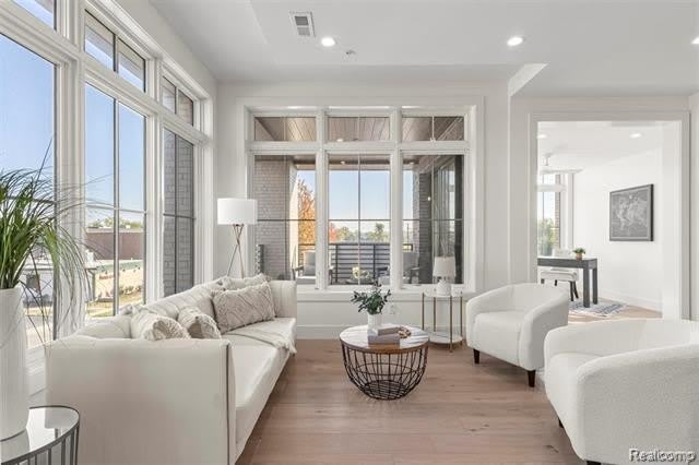 156 N Center Unit 203