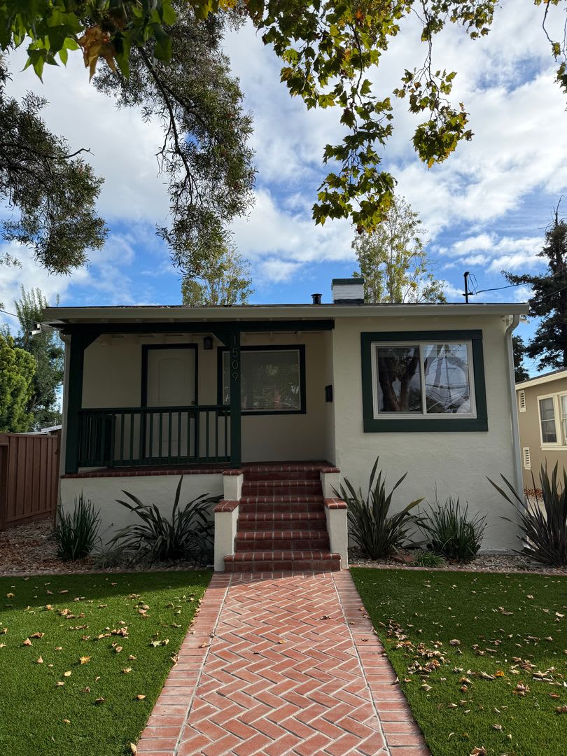 Location! Condition! Price! 1509 S B Street