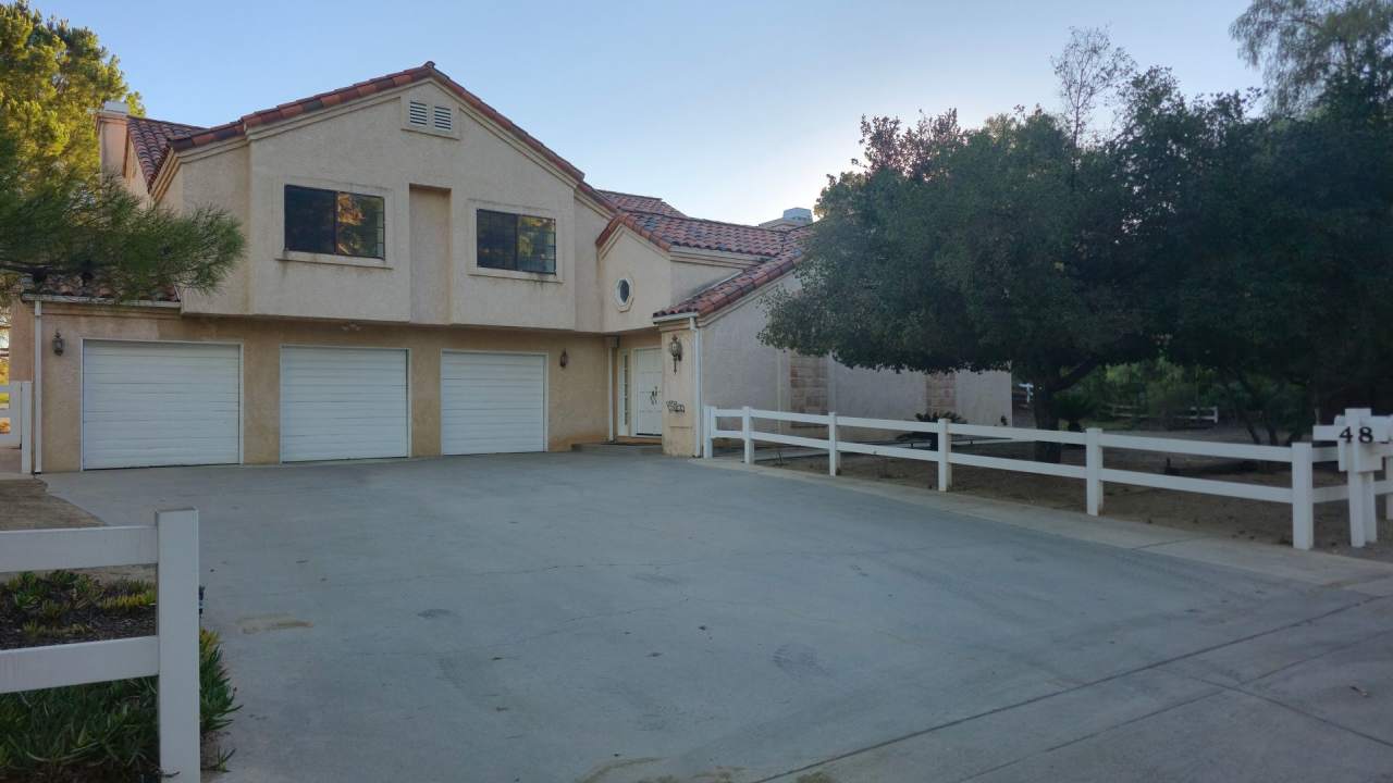 Bell Canyon 5-Bedroom Home with Panoramic Valley Views – Expansive Yard  Gated Community