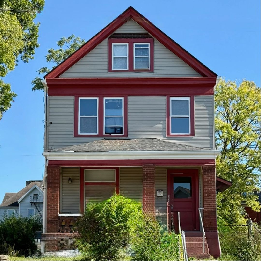 Xavier  UC Students - 2026-2027 School Year - Spacious House with Backyard and Deck!