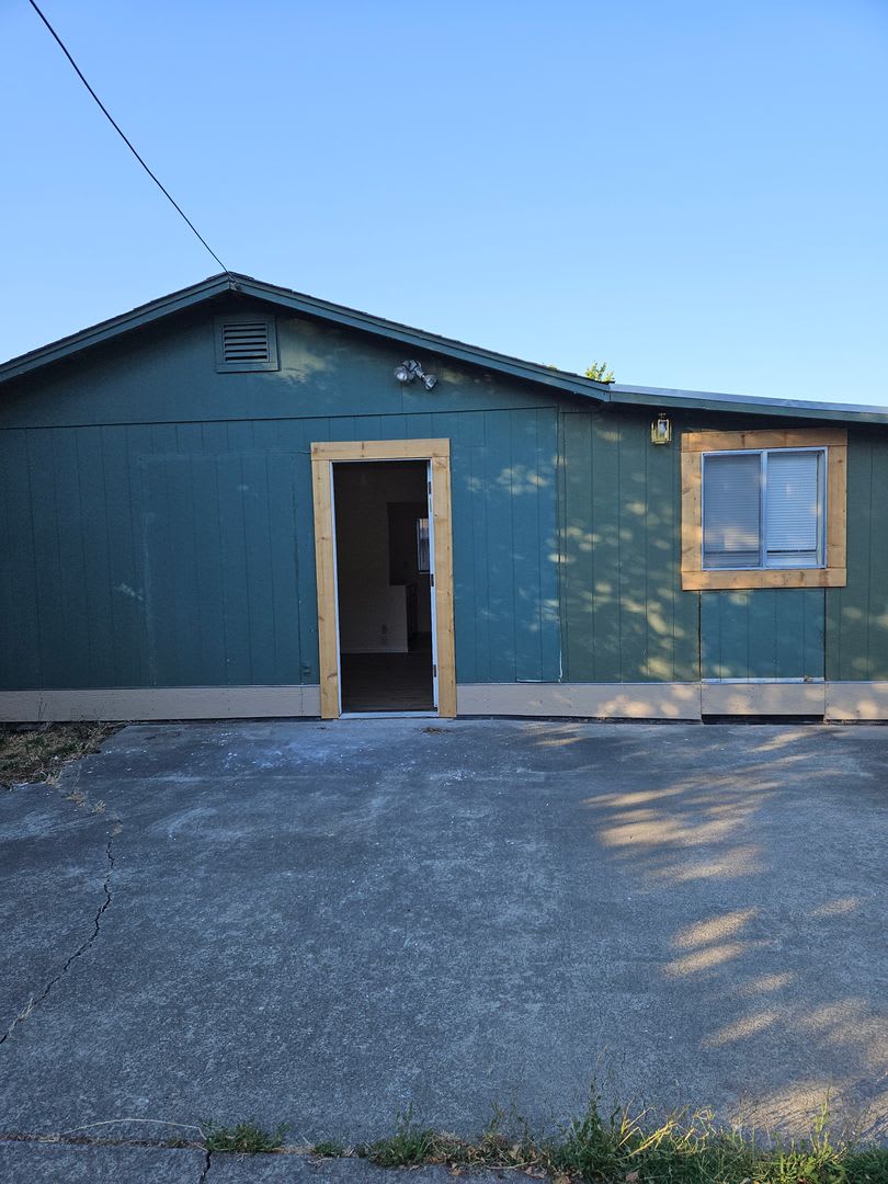 Cozy studio completely renovated.