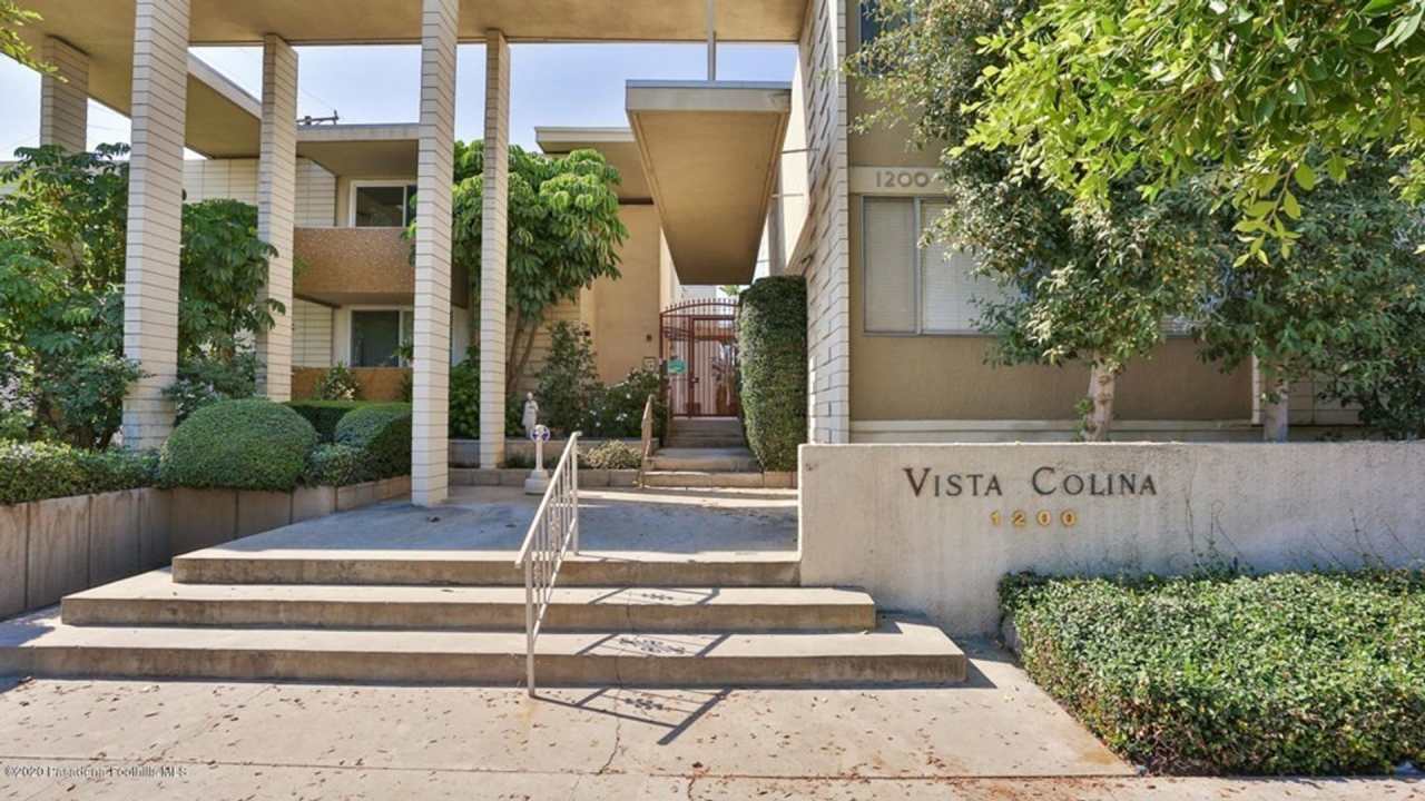 Coming Soon: Stylish 2-Bed Apartment with Underground Parking