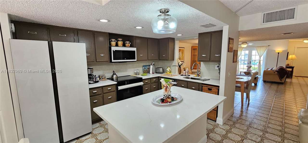 2206 Northeast 7th Street