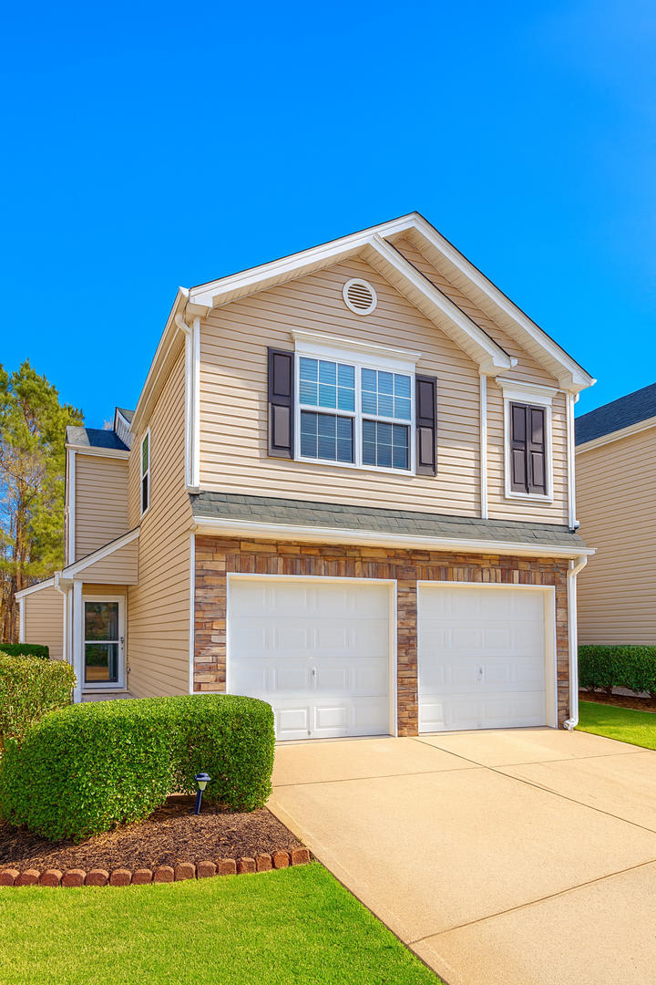 3/2.5 just off of GA 400 in North Forsyth County