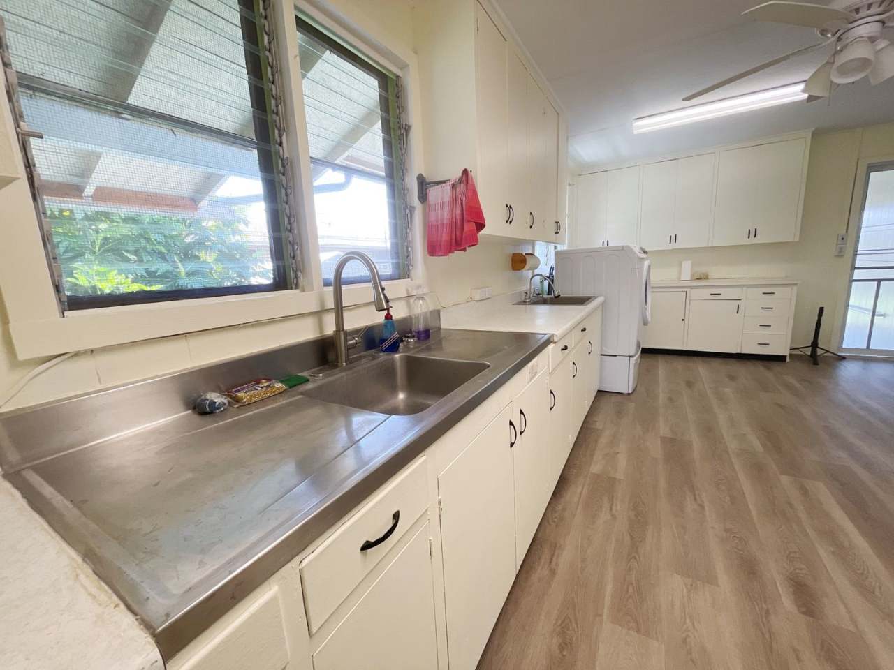 Halawa Heights 3 bedroom, 1 bath Duplex