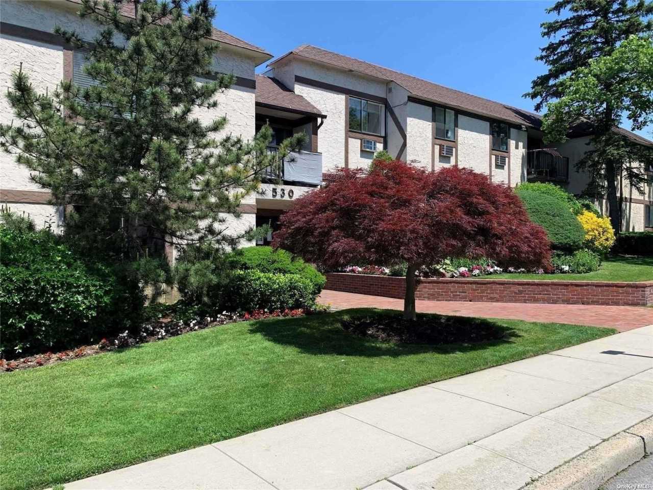 530 Hudson Avenue unit: B4