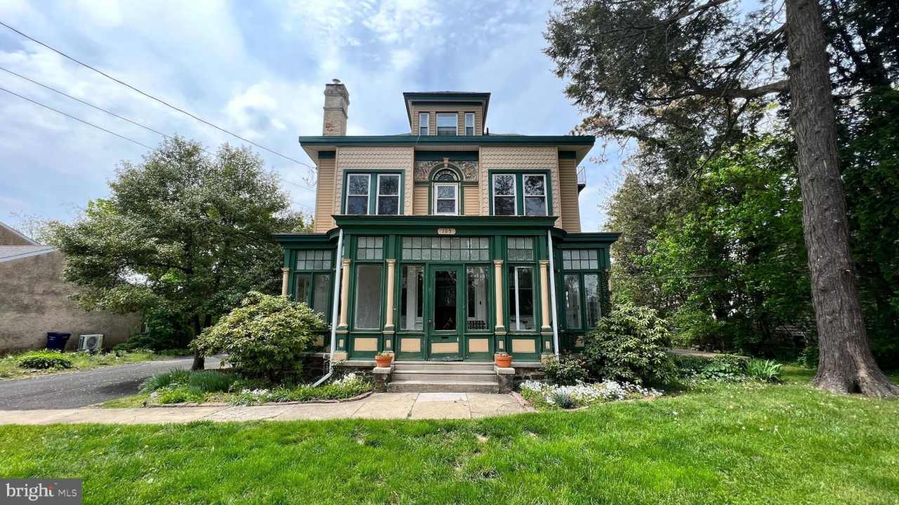 165 E MT PLEASANT unit: 2Nd Floor