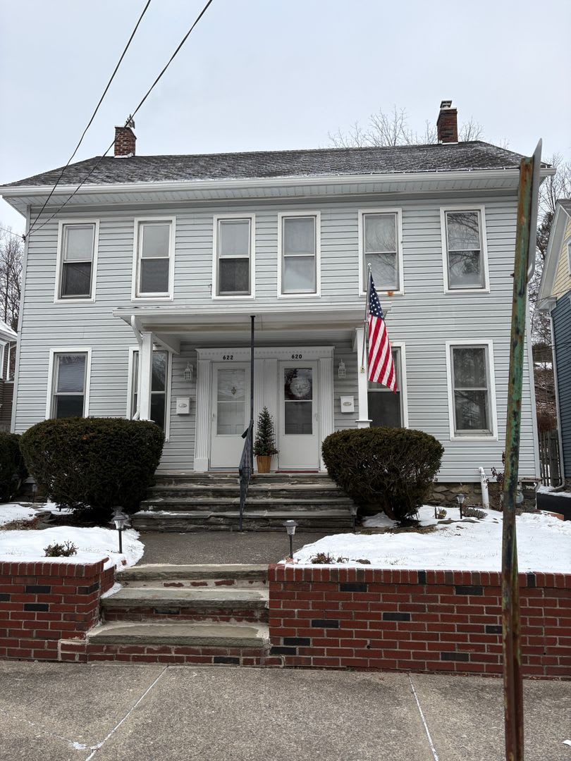 Fantastic 3 bedroom 1/2 Double in the Borough of Stroudsburg!