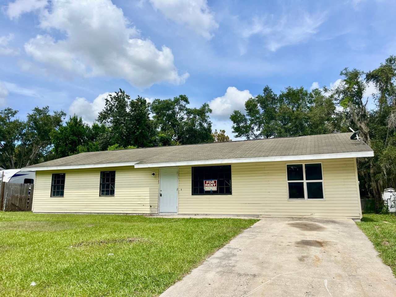 Beautiful 4BR/1.5BA Dade City Home NO APPLICATION FEE!