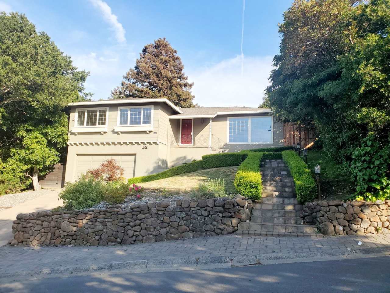 Hillsborough home with Bay views