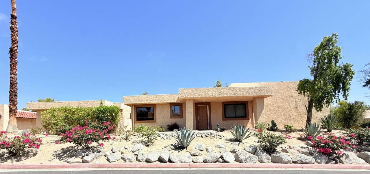 AVAILBLE NOW !! 2 Bedroom 2 Bathroom + Den Condo in Corsican Villas Palm Desert