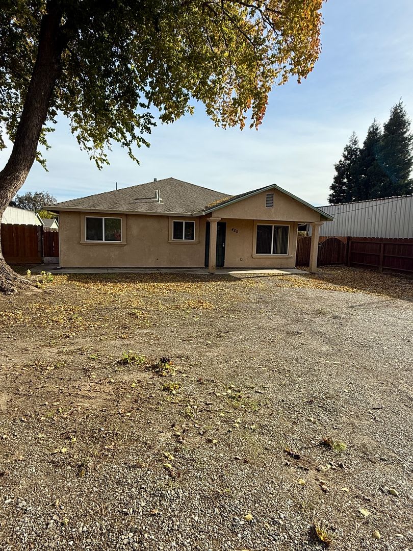 3 Bedroom 2 Bath House!