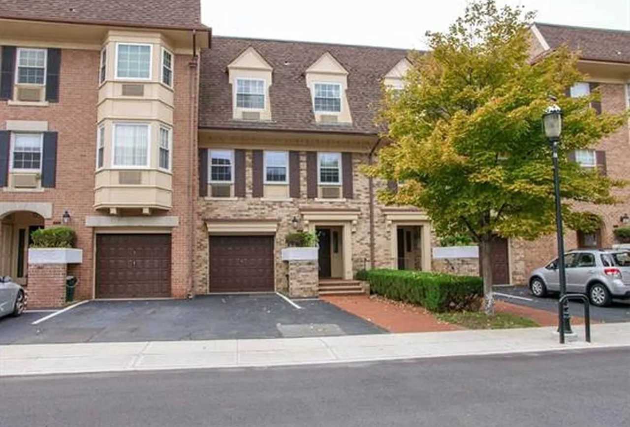 205-30 Brian Crescent