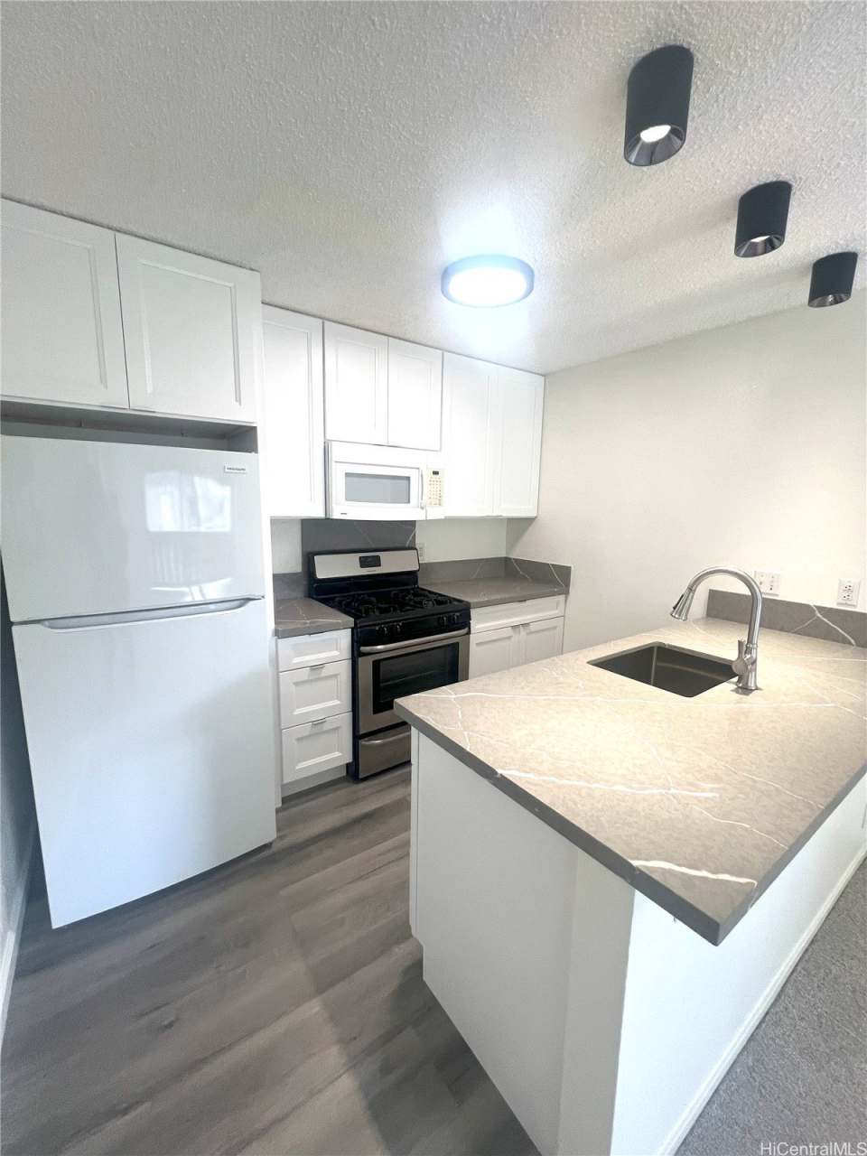 91-257 Hanapouli Circle unit: 18U