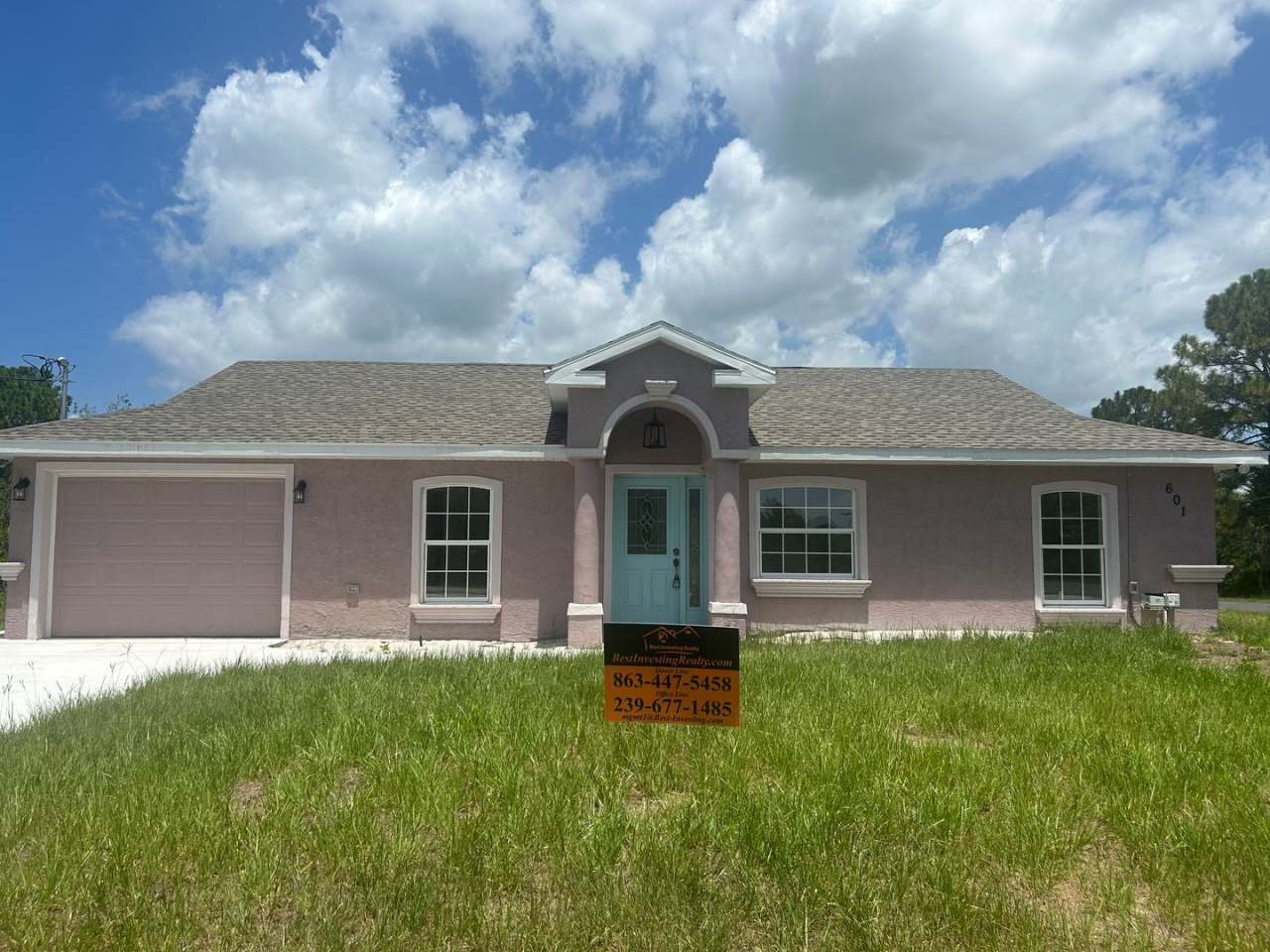 3/2/1 Single Family Home Available-Cozy Peaceful Living in Lake Placid