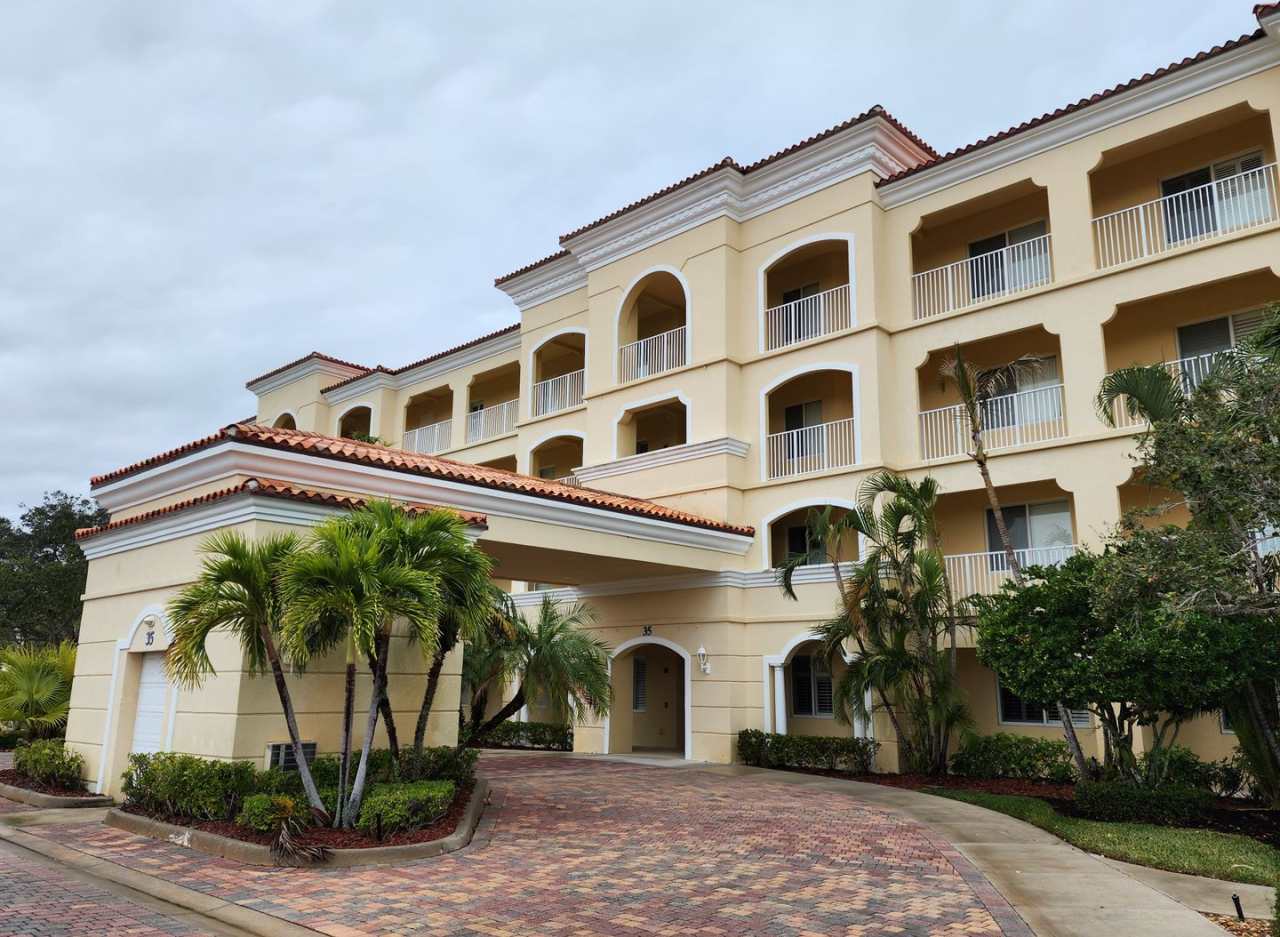 2 BR 2 BA first floor unit in the Harbour Isles community