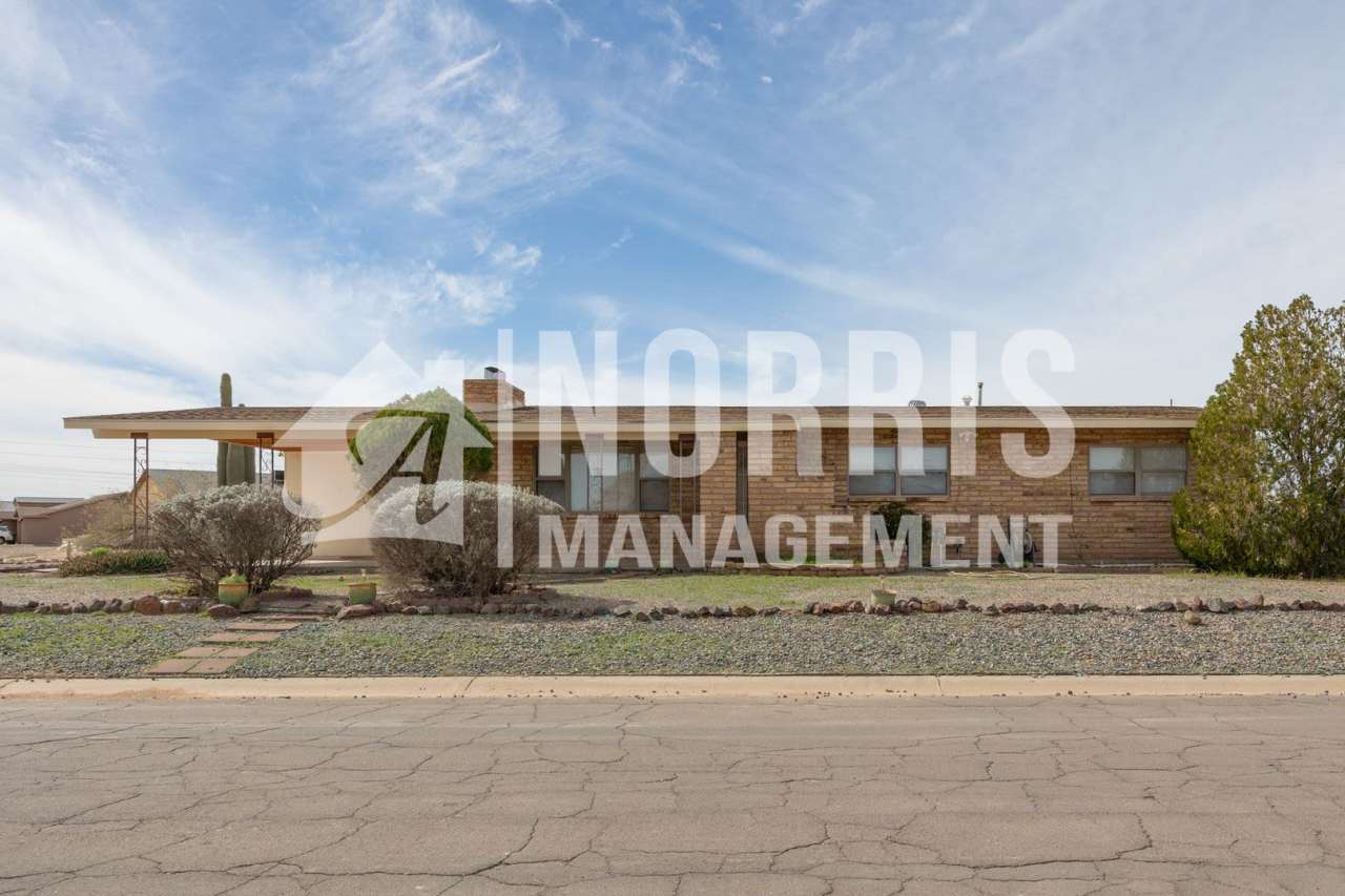 NO HOA, Brick Home and Located in Arizona City