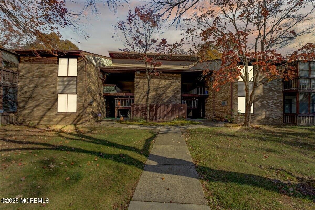 178 Amberly Drive unit: K