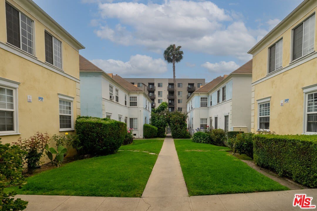 6773 Yucca St unit: 4