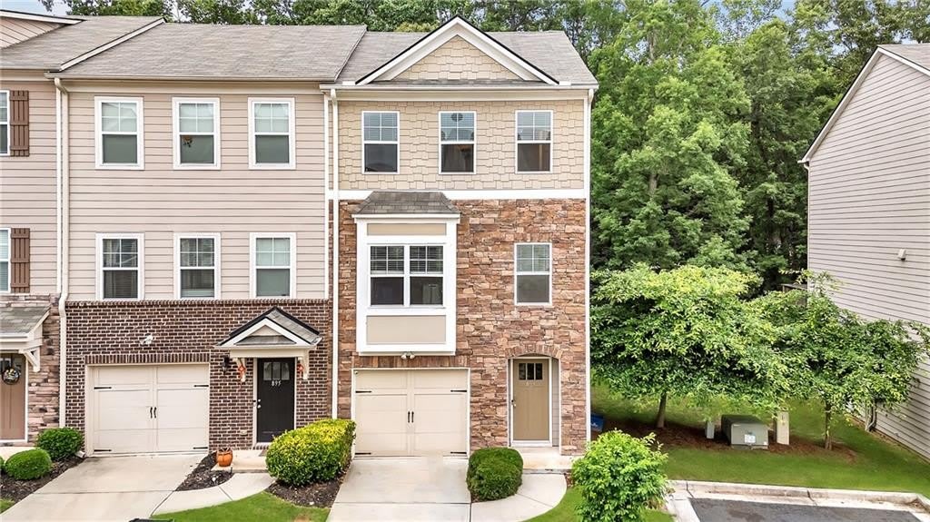 893 Society Circle SW