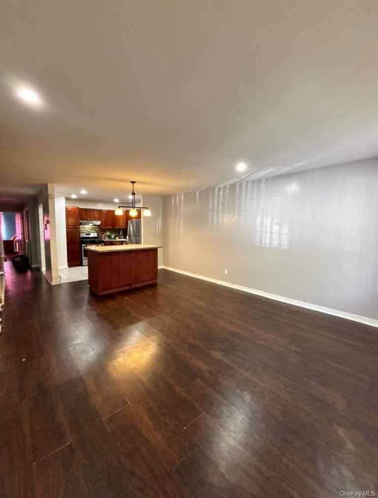 1110 E 73rd Street unit: 28