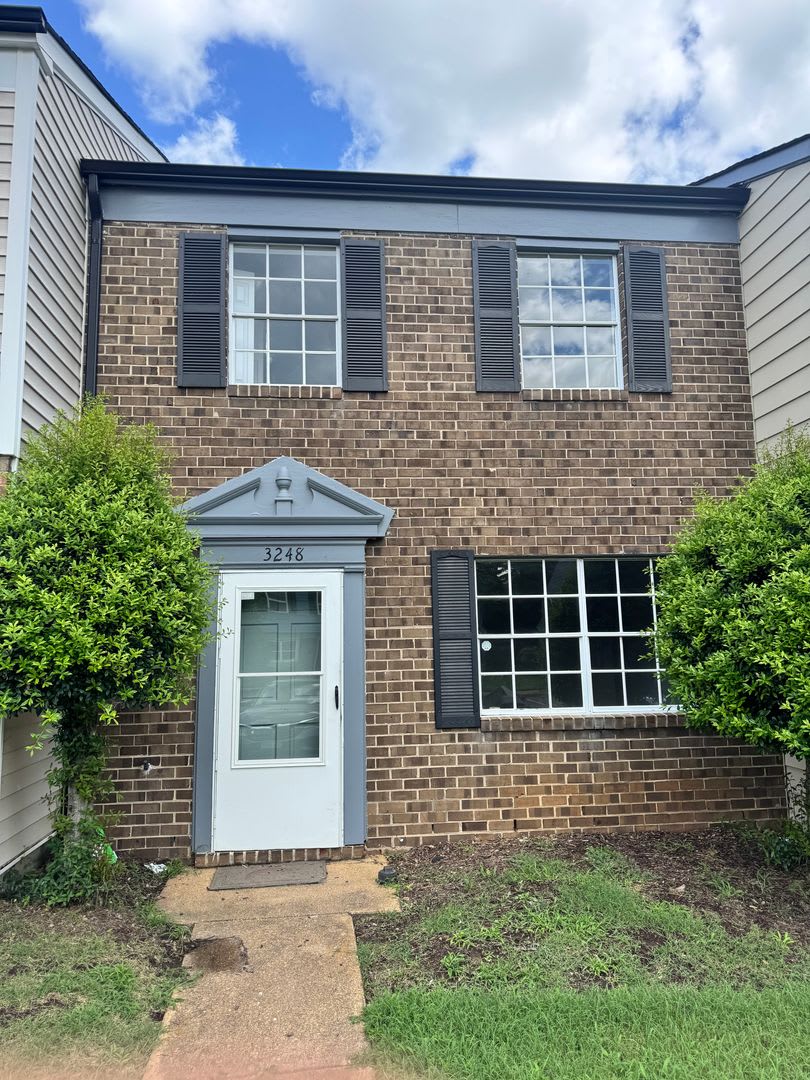 Renovated 2 Bedroom Townhouse East Henrico Area