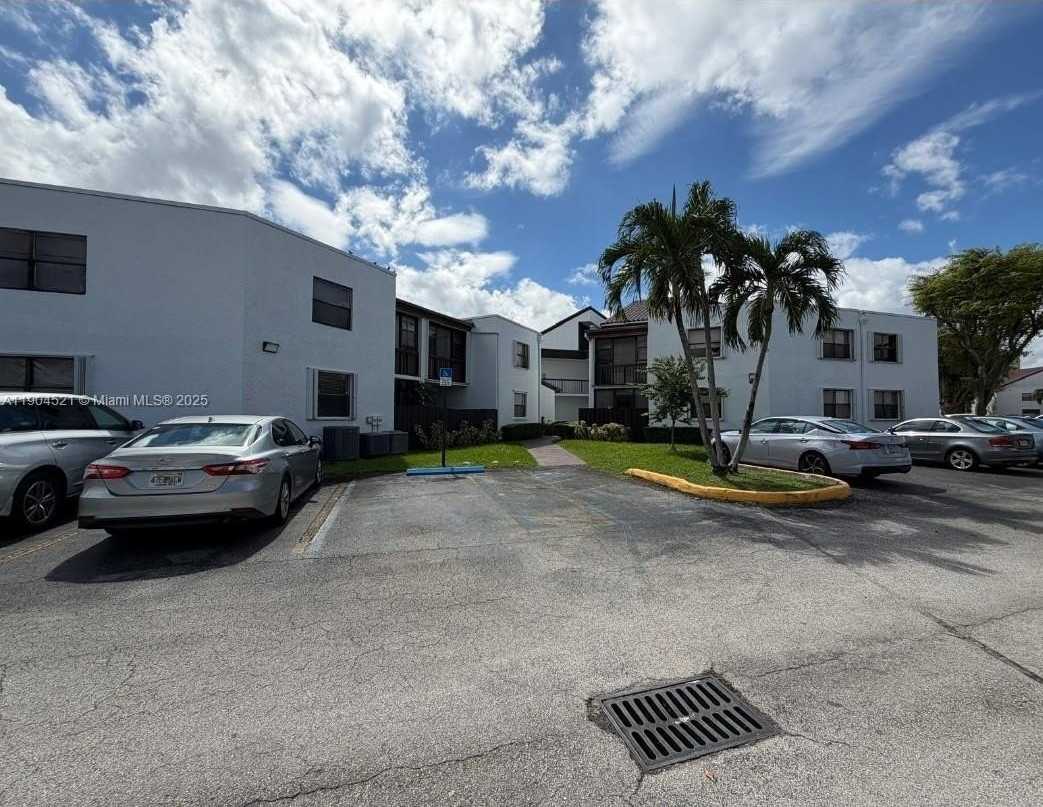 9411 Fontainebleau Blvd