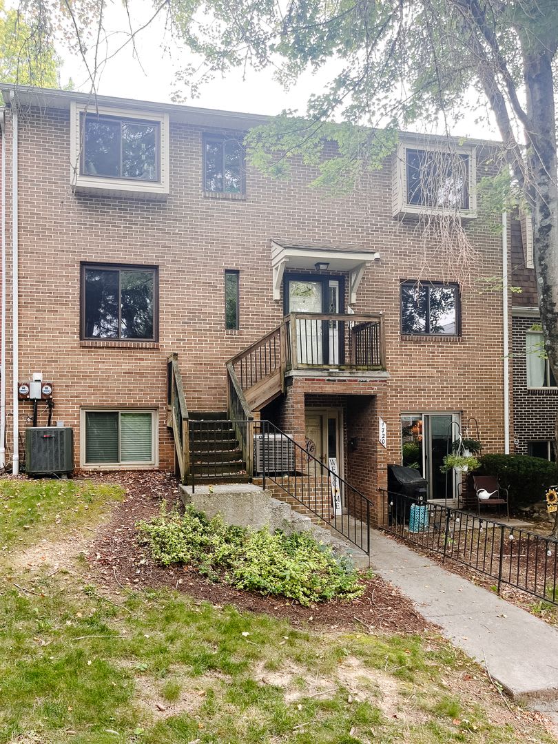 3 Bedroom, 2 Bath Townhouse