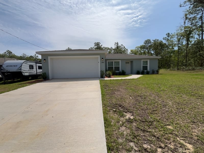 1866 W Hialeah Dr