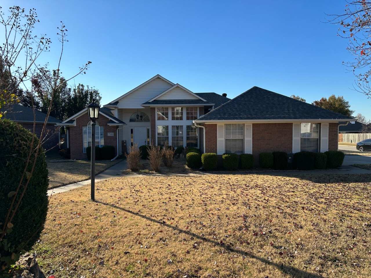 Gorgeous Brick Home for Rent! - 3 Bedroom, 2 Bath, 2 Car garage - 1,797 sf