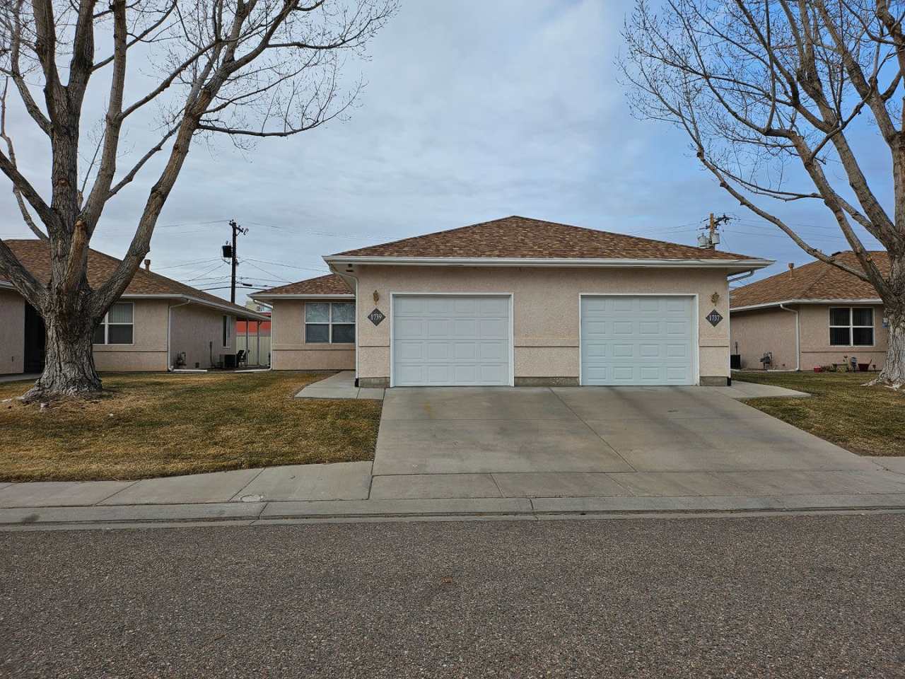 ALL PROSPECTIVE TENANTS MUST SUBMIT A $58 NON-REFUNDABLE APPLICATION FEE PER APPLICANT ONLINE AND BE PRE-QUALIFIED PRIOR TO ANY SHOWINGS