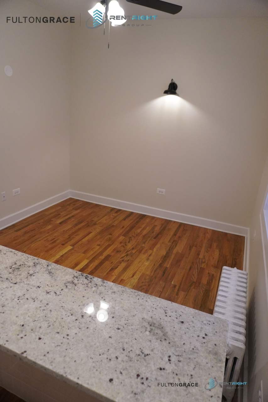 2063 West Lawrence Avenue