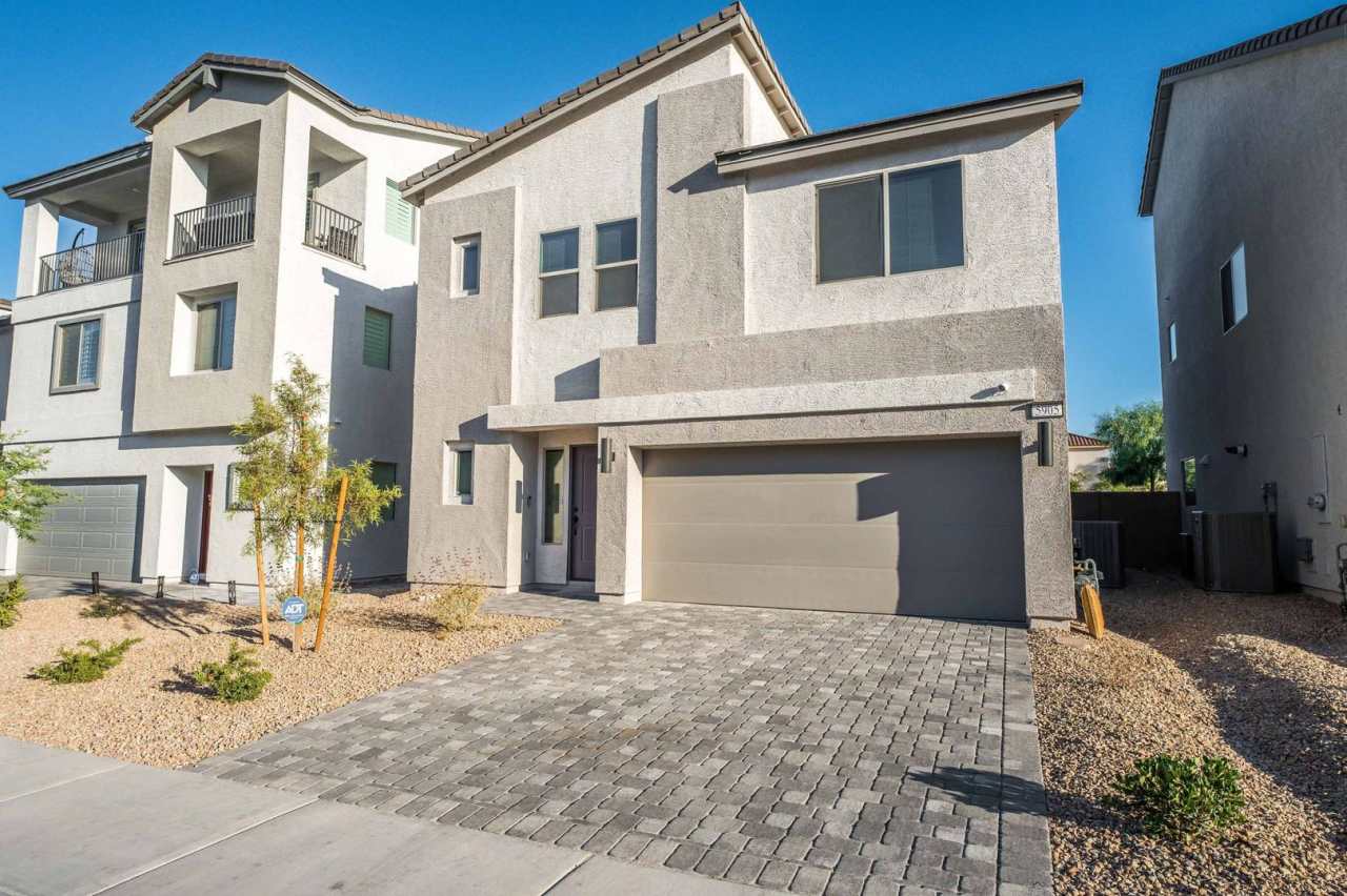 Luxurious 4 Bedroom Retreat in Las Vegas!