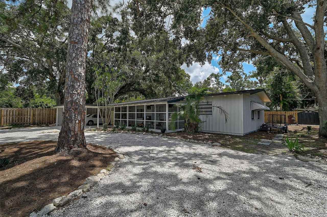 2652 LOMA LINDA STREET